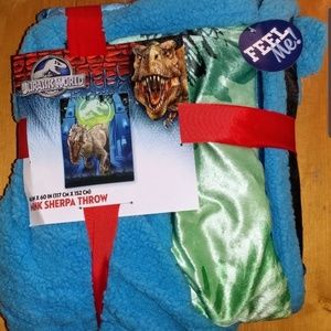 Boys Jurassic world sherpa blanket nwt